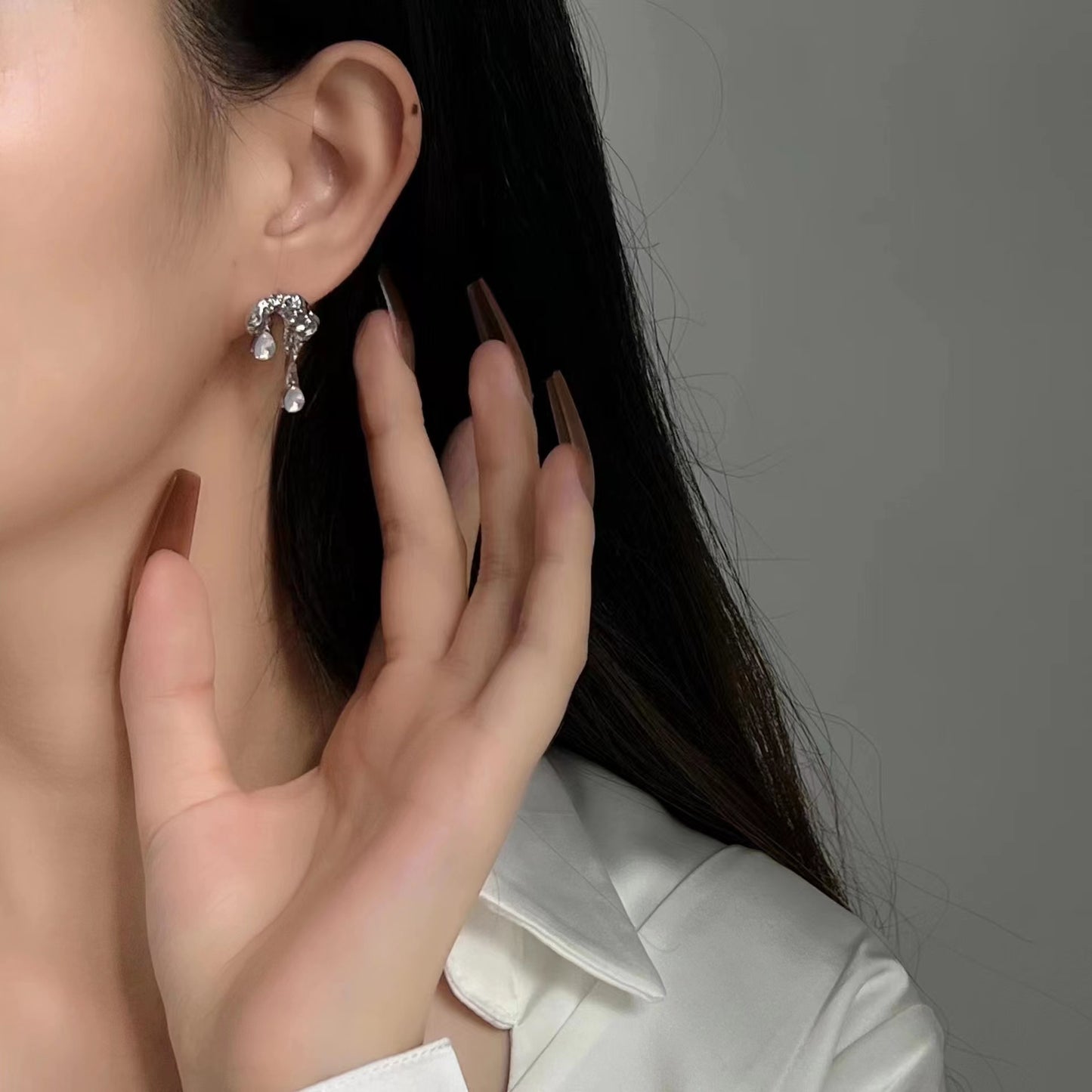 Wrinkle texture style earrings Small number design earrings High quality fashion