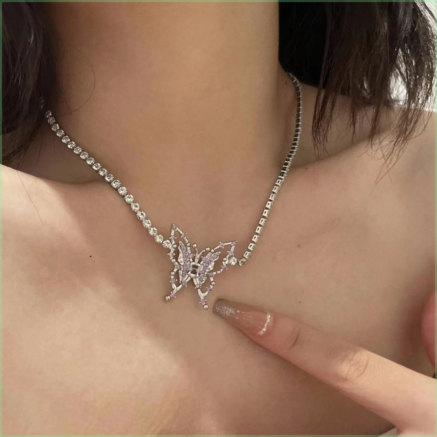Small design light luxury neckchain inlaid with purple zircon butterfly collarbone chain