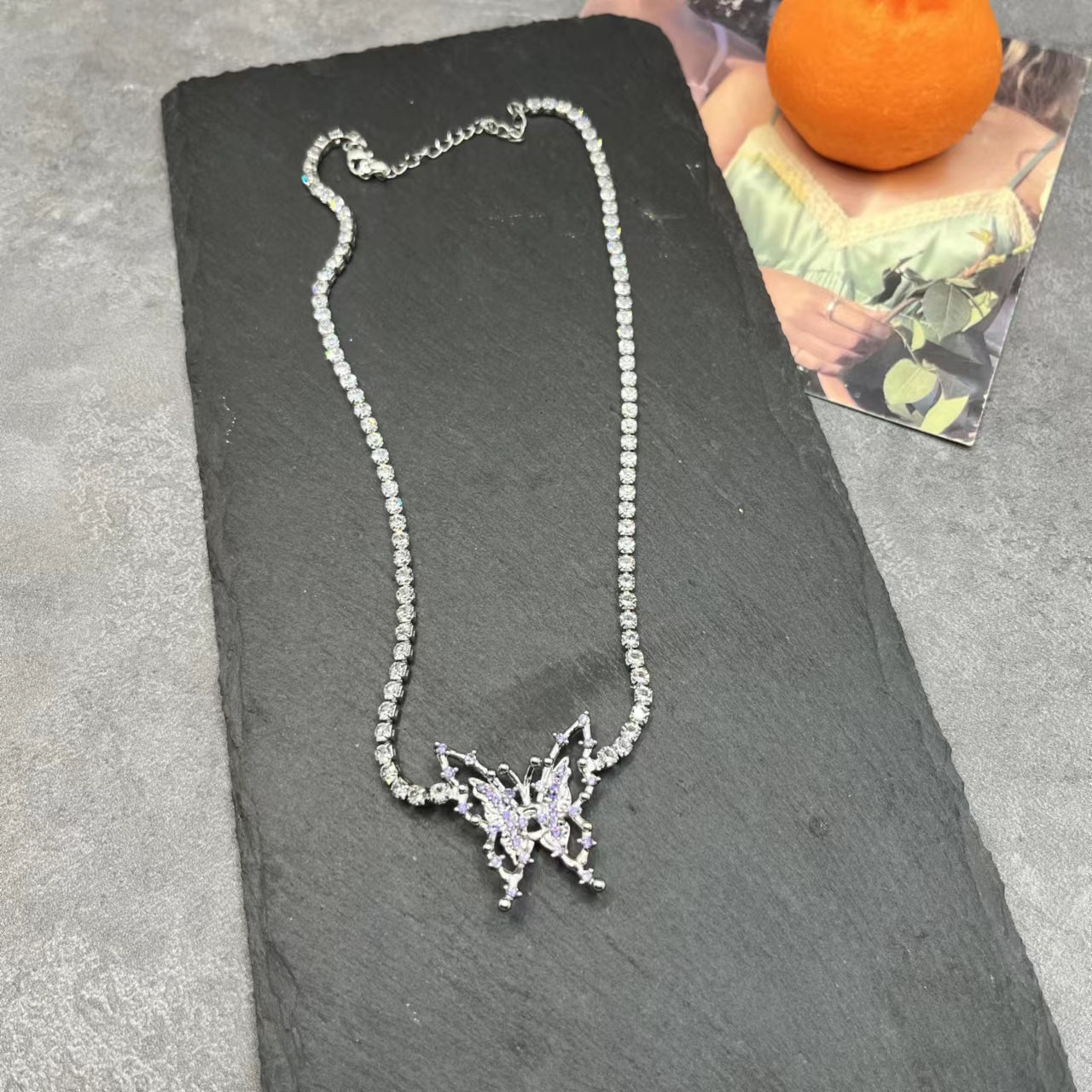 Small design light luxury neckchain inlaid with purple zircon butterfly collarbone chain