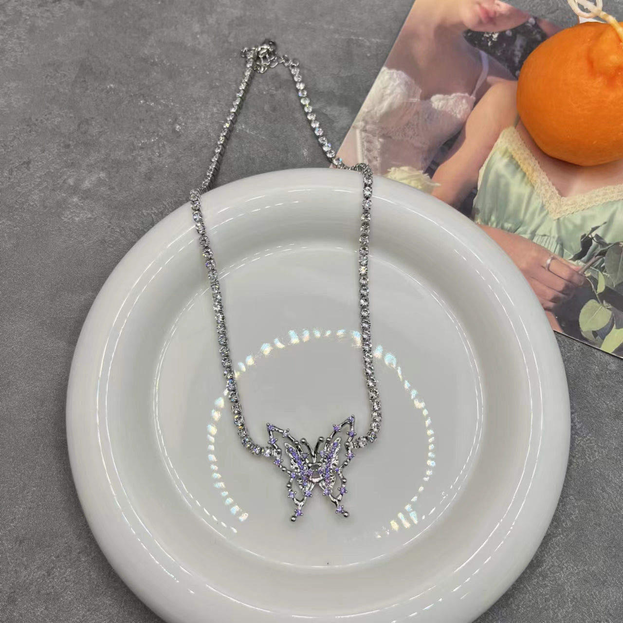 Small design light luxury neckchain inlaid with purple zircon butterfly collarbone chain