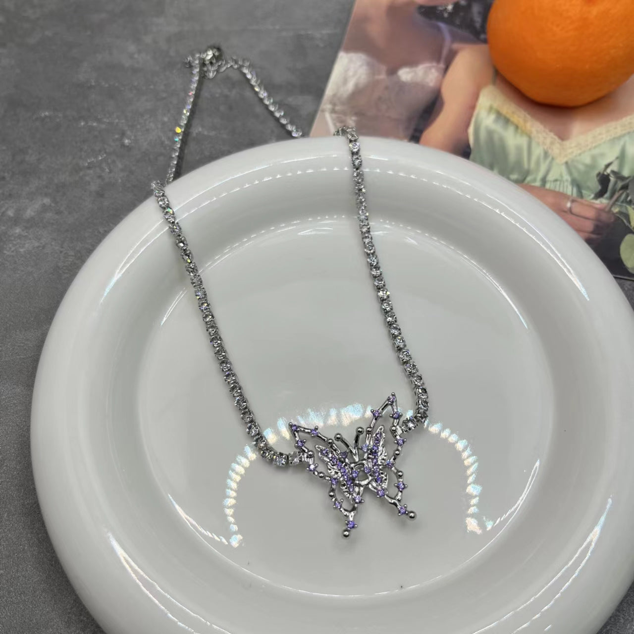 Small design light luxury neckchain inlaid with purple zircon butterfly collarbone chain