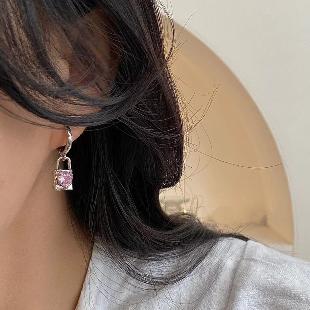 Pink Love Key Lock Asymmetrical Ear Buckle Small Design Sweet Cool Girl