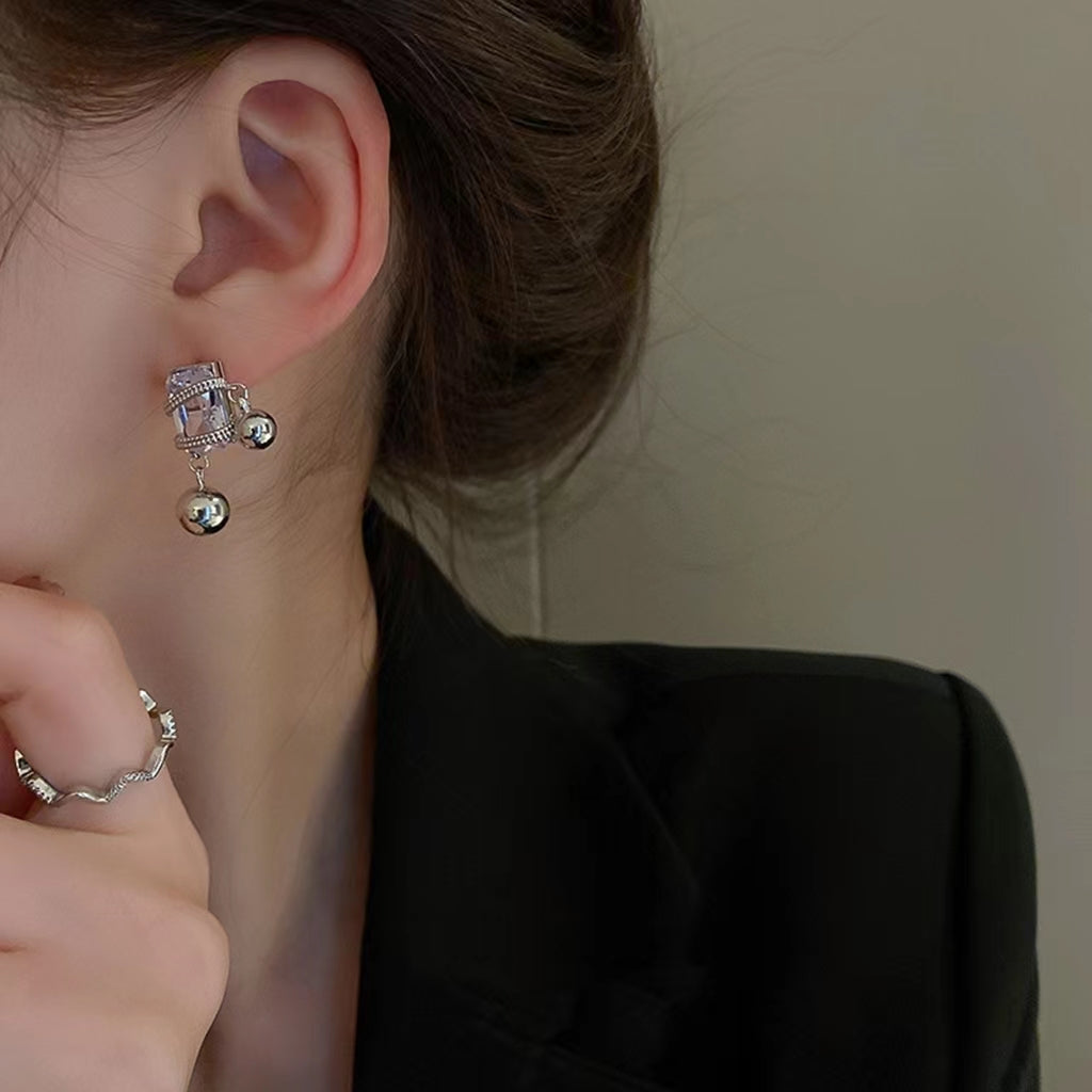 Silver earrings for women in autumn and winter, light luxury, small crowd design sense