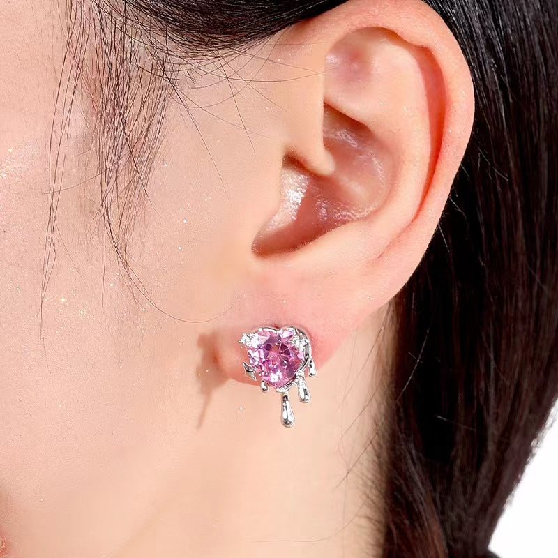New Earrings Sweet and Cool Love Pink Zircon Earrings Popular Design Premium Cold Air Lava Earrings