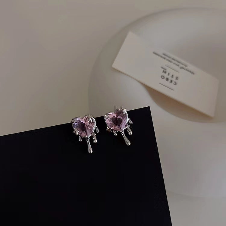New Earrings Sweet and Cool Love Pink Zircon Earrings Popular Design Premium Cold Air Lava Earrings