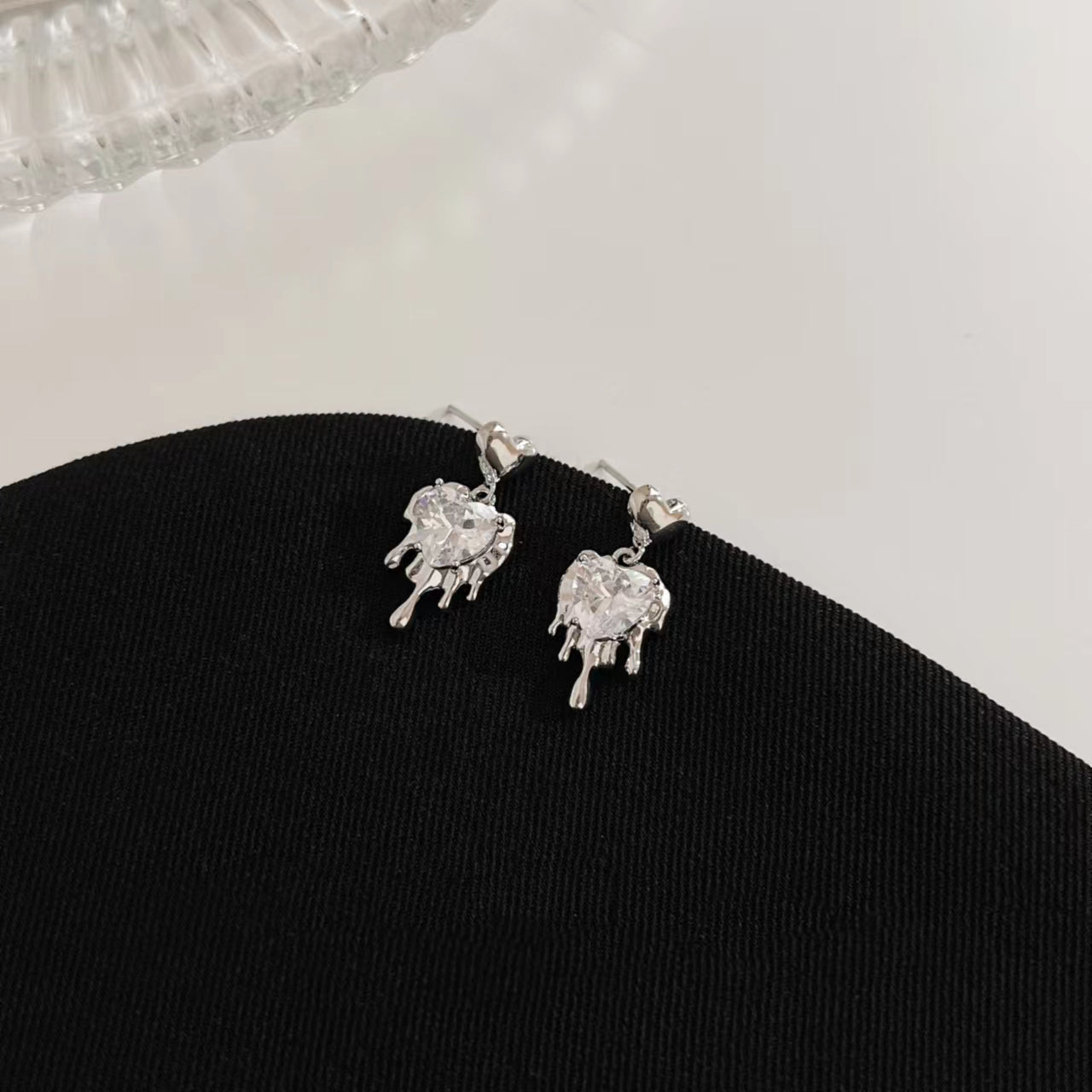 Sweet, cool, cool, caring earrings, female silver liquid drop earrings, small design