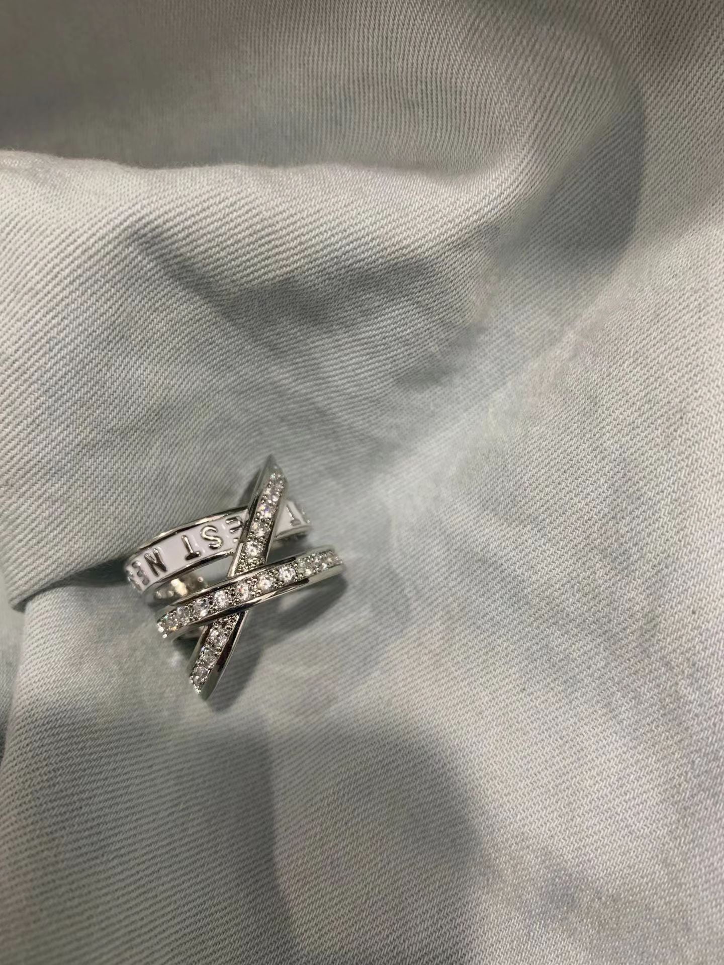 Extremely beautiful sharp goods gradual change ring Empress Dowager Vivienne rose gold pink three circle enamel Vivian ring