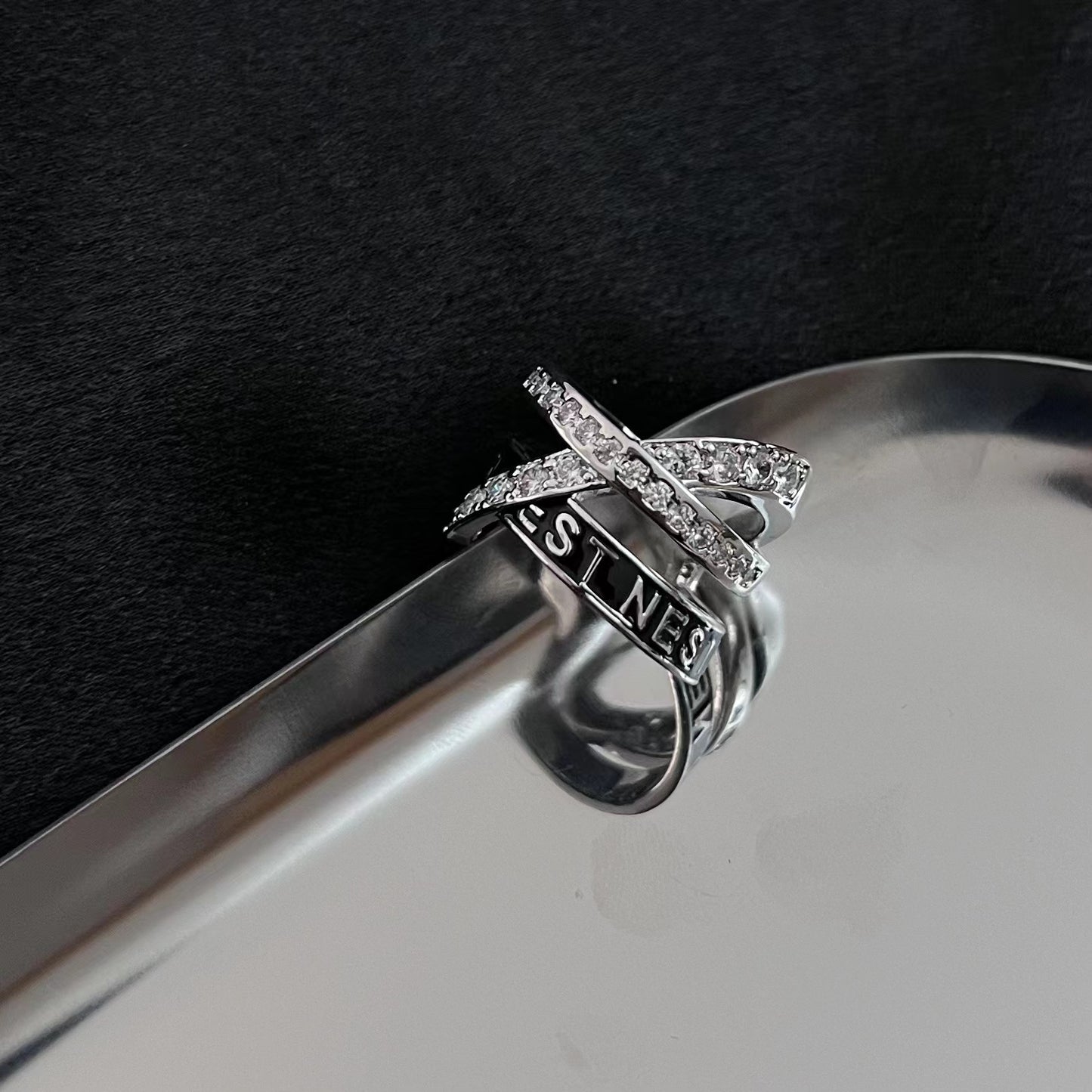 Extremely beautiful sharp goods gradual change ring Empress Dowager Vivienne rose gold pink three circle enamel Vivian ring