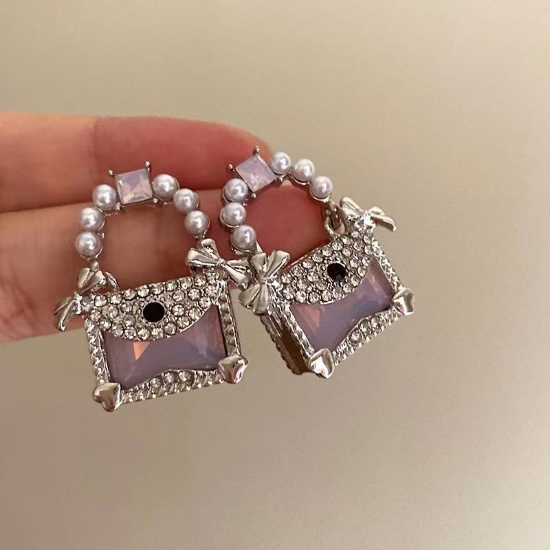 Fine to design senior sense of green crystal pearl bag earrings female fashion cute temperament light luxury earrings earrings studs