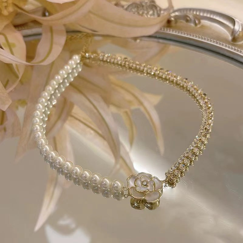 French vintage design light luxury camellia necklace