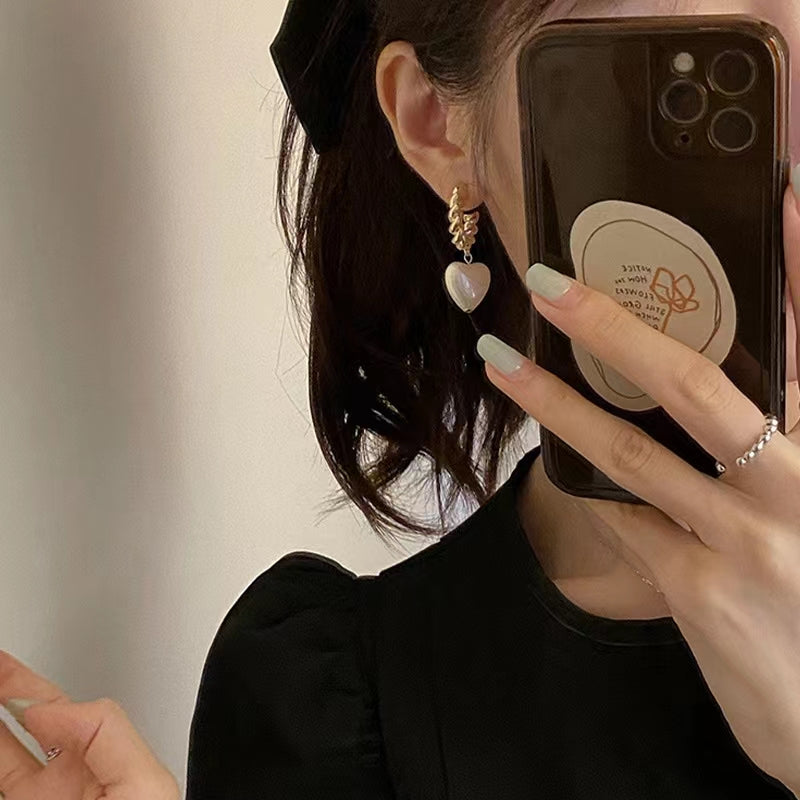 pearl love C-shaped Earrings