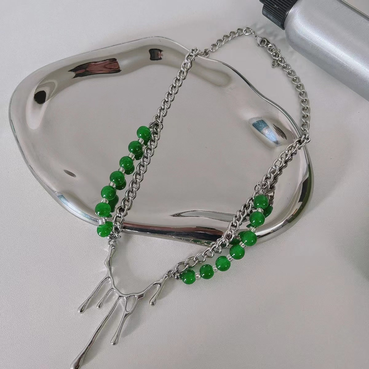 Niche design sense of a hundred with a high sense of titanium steel necklace