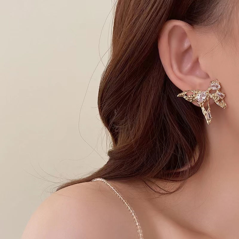 Dream butterfly dance high sense of retro metal zircon butterfly earrings light luxury fashion niche design Korean earrings