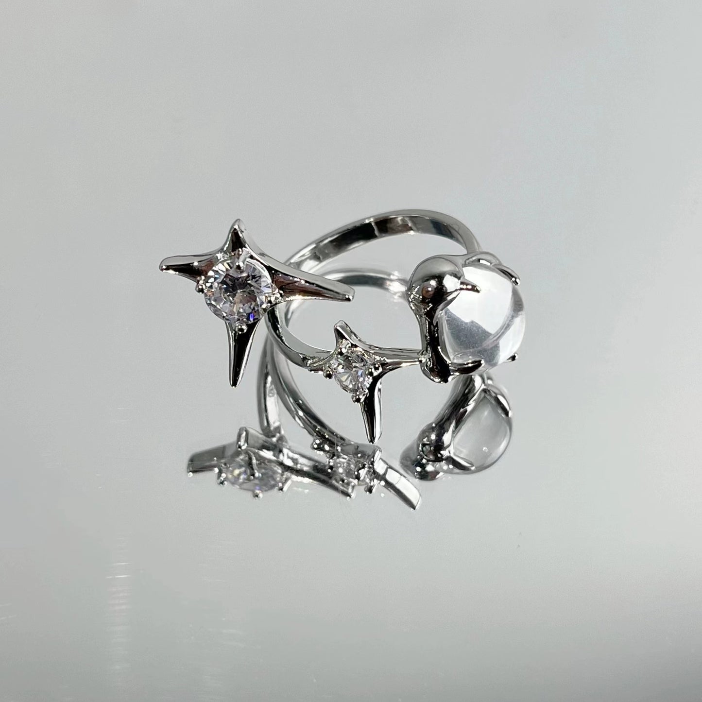 Zirconia and diamond geometric ruffle ring