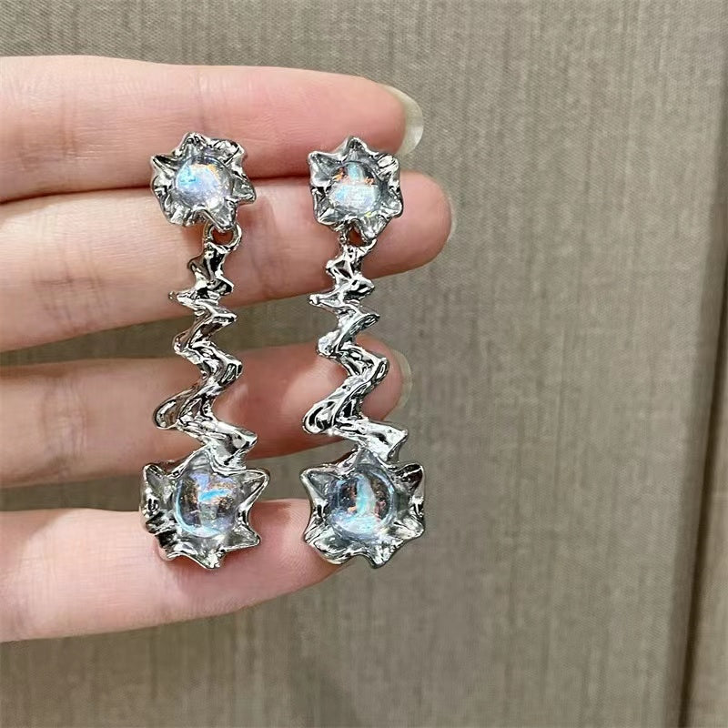 Futuristic irregular pleated water ripple earrings