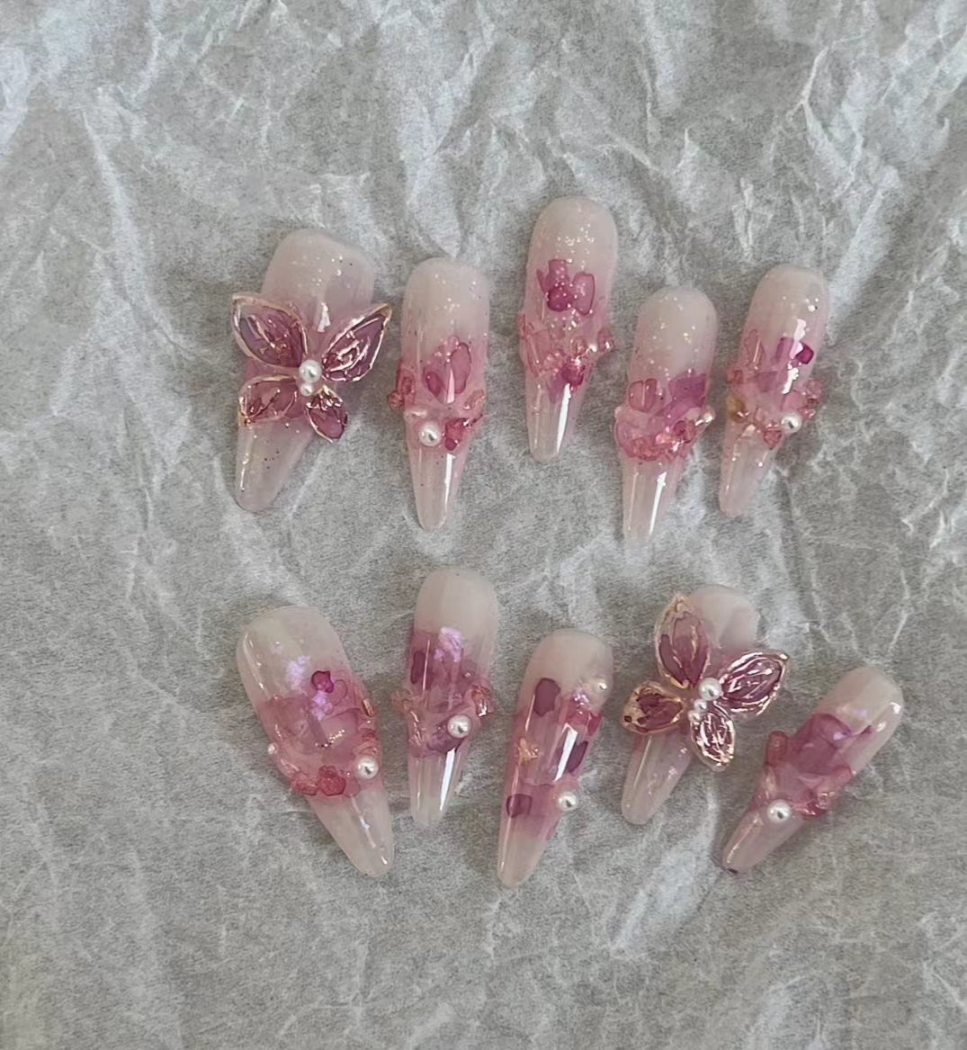 Hand customized nails