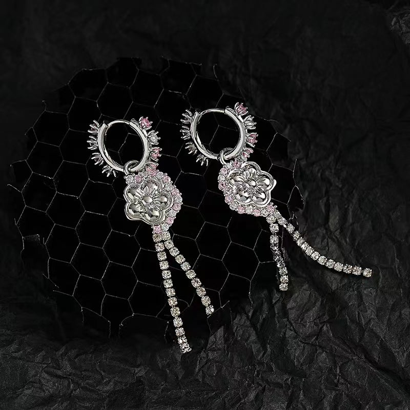 Zirconia earrings female senior sense ins cold wind fashion personality silver earrings popular hundred with sweet cool earrings tide