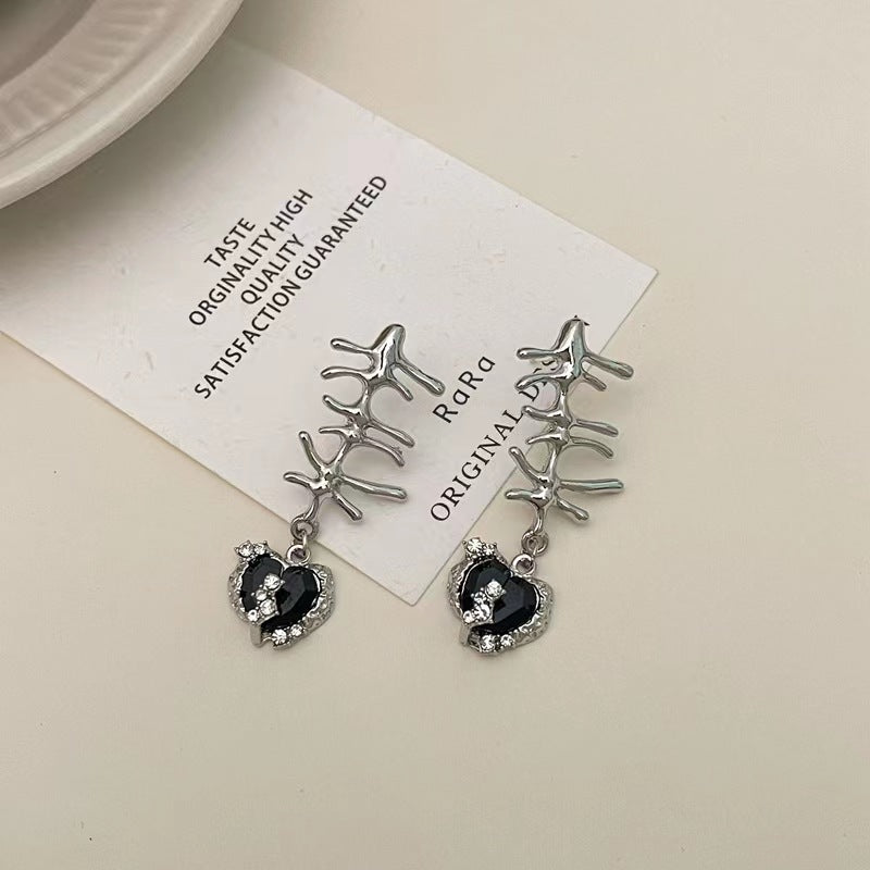 Design sense niche cold wind black with diamonds love tassel earrings sweet cool wind personality unique shape earrings female