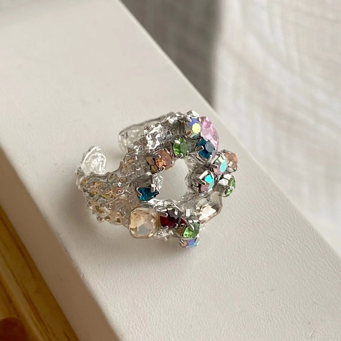 Silver French court floral niche non-clashing pearl ring