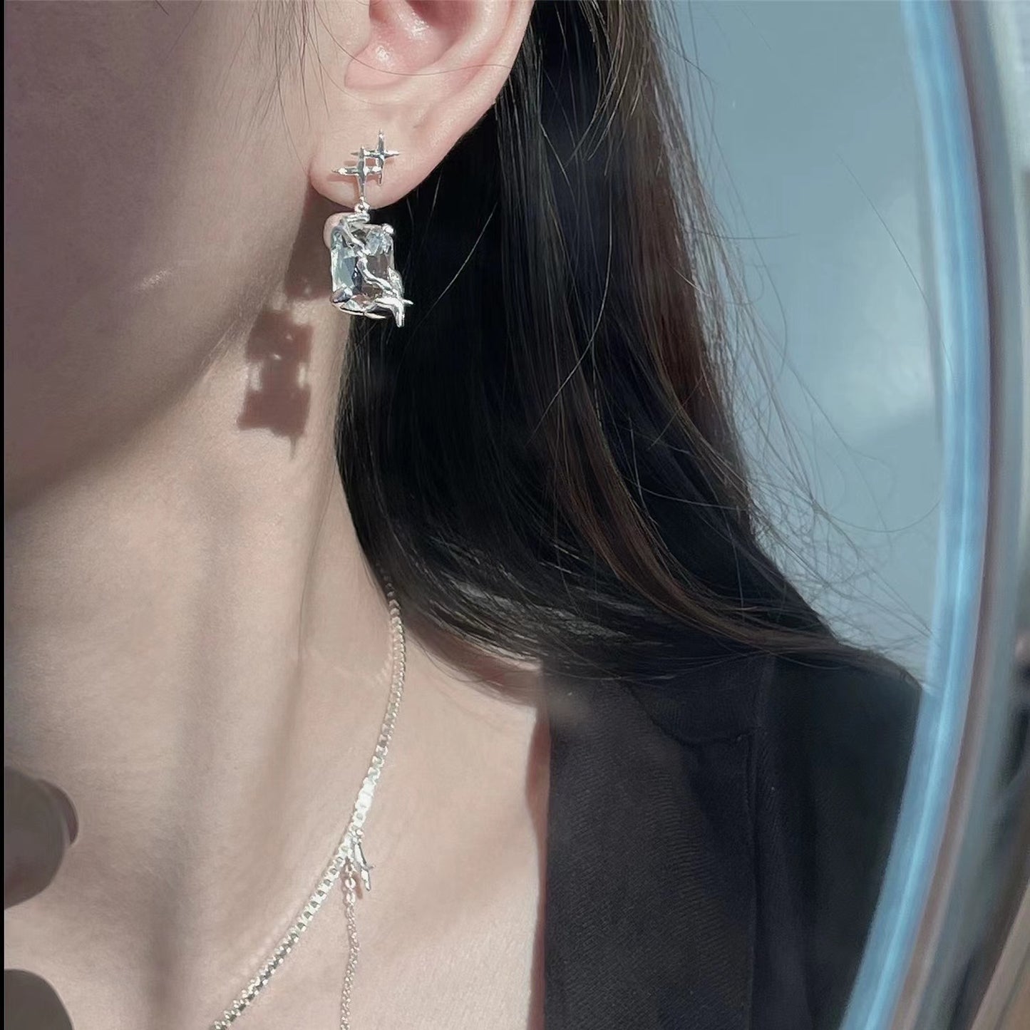 Irregular zirconia star star awning necklace female ins2022 new personality hundred with light luxury niche design sense tide
