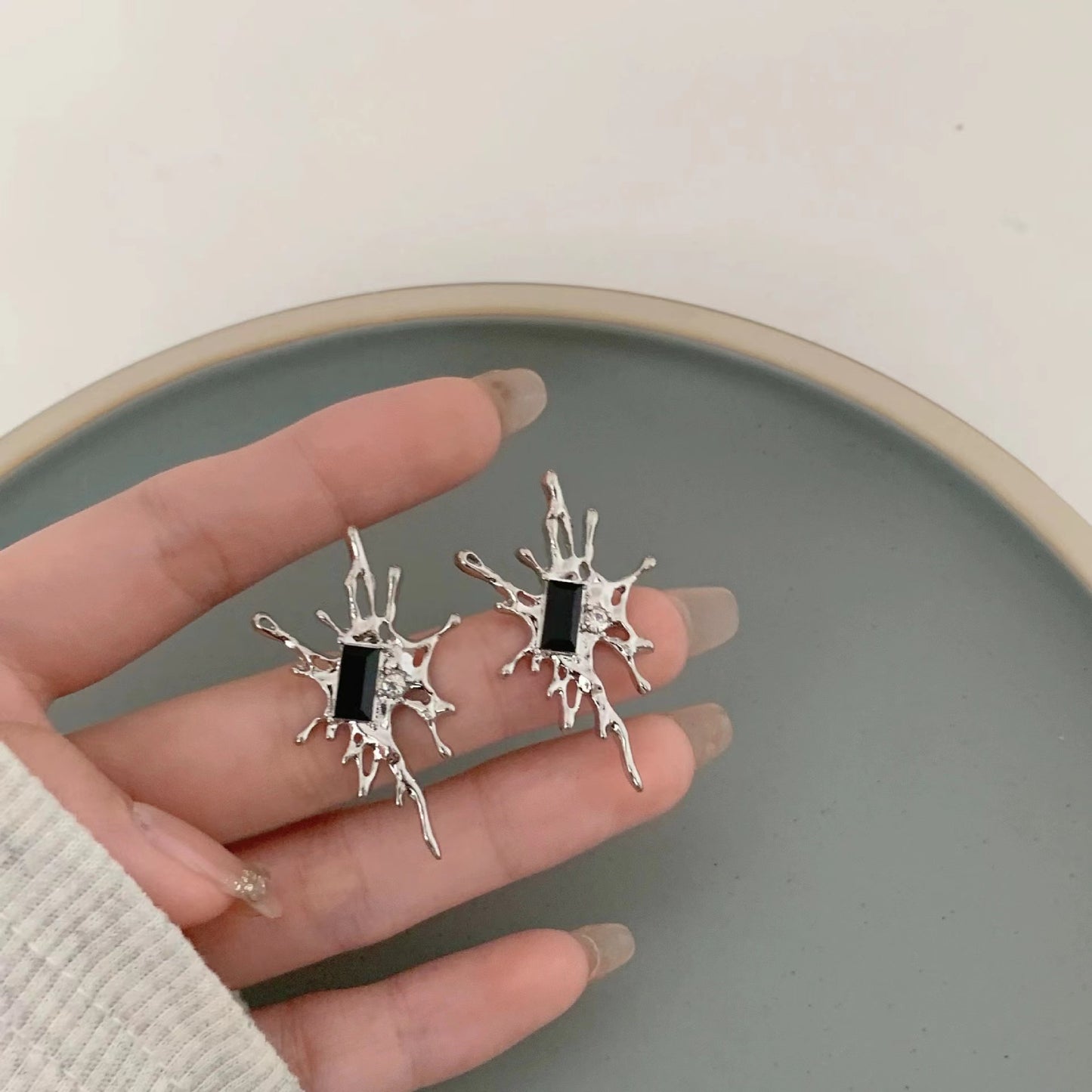 S925 silver needle temperament cold style earrings personality irregular senior sense earrings long tassel ear clips earrings