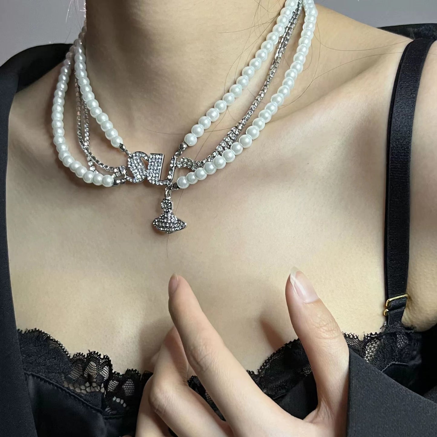 Fashionable multi-layered design sense sparkling diamonds Queen West planet pearl necklace