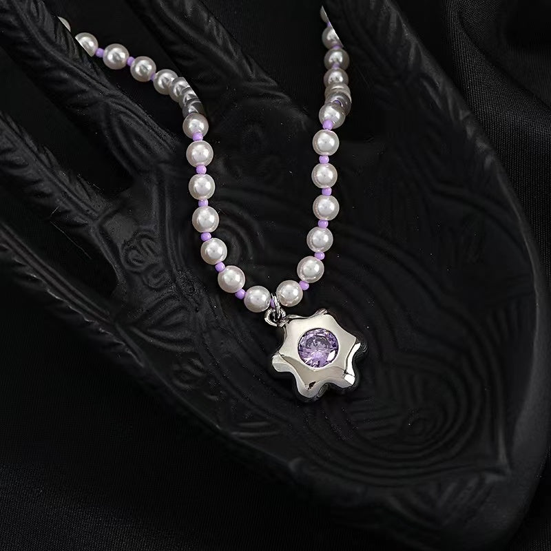 Pearl necklace female niche personalized fashion hundred match zircon flower pendant ins cold wind sweet cool collarbone chain tide
