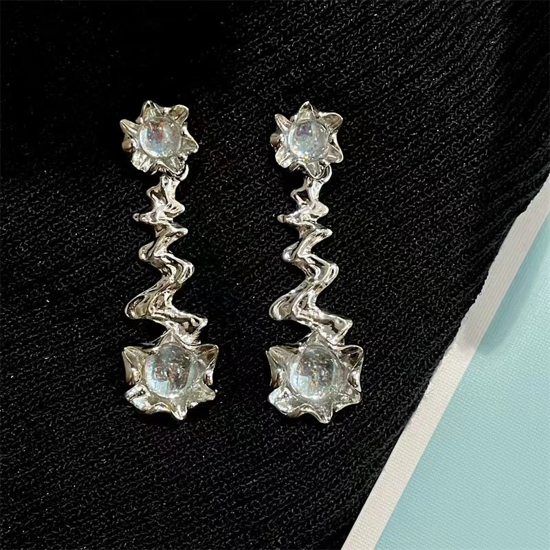 Futuristic irregular pleated water ripple earrings