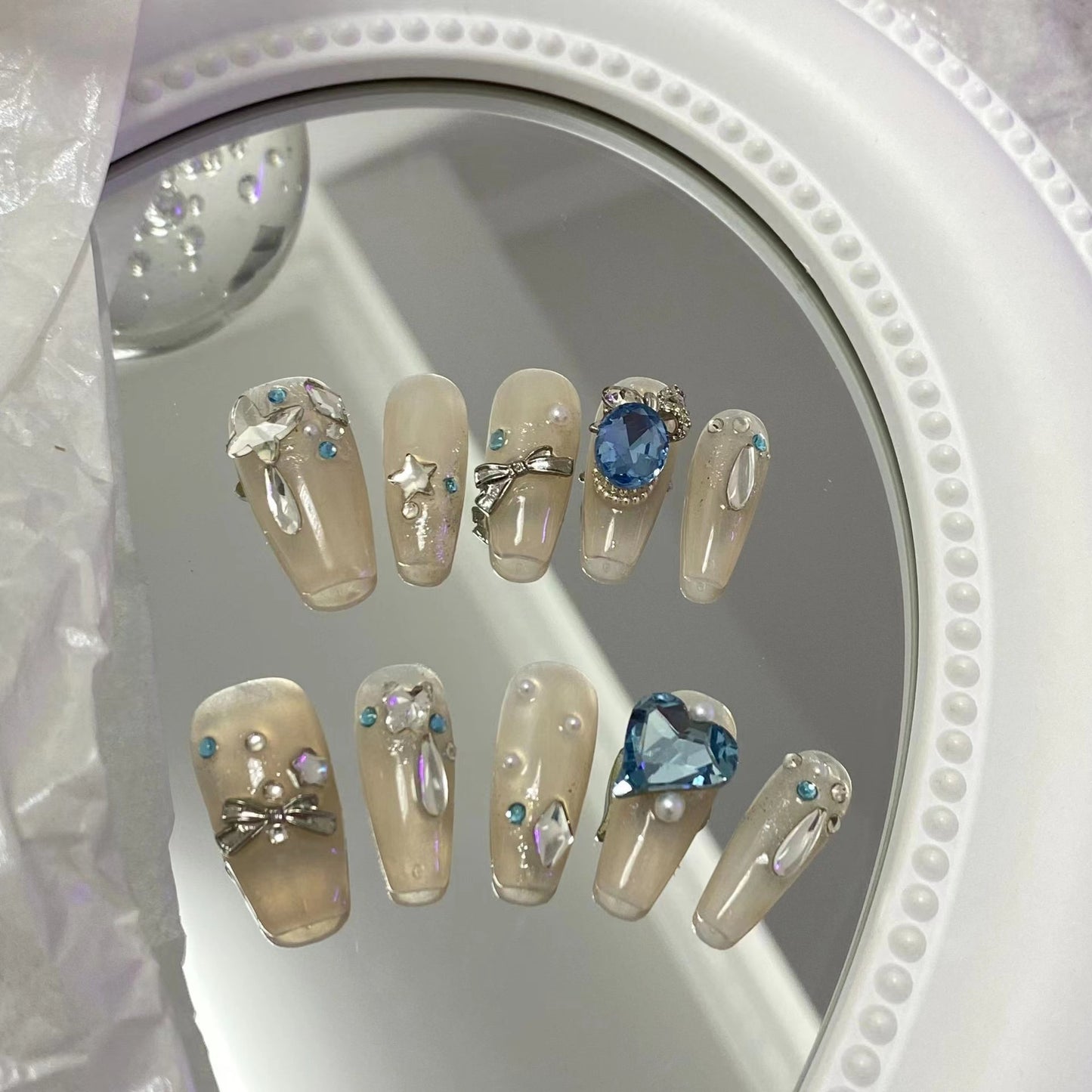Customized nails with a high sense of taste, hand-painted design nails