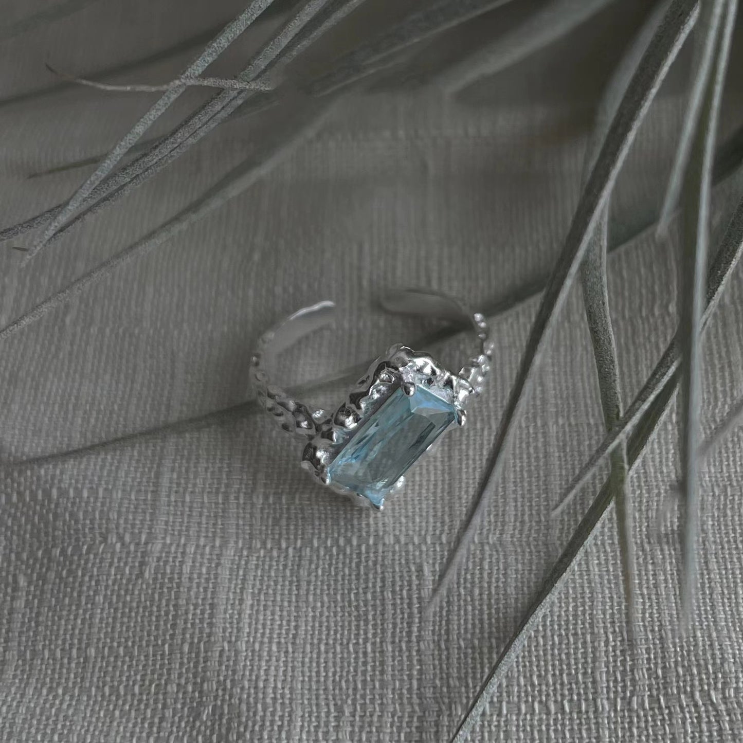 Blue zirconia high class cool style ring