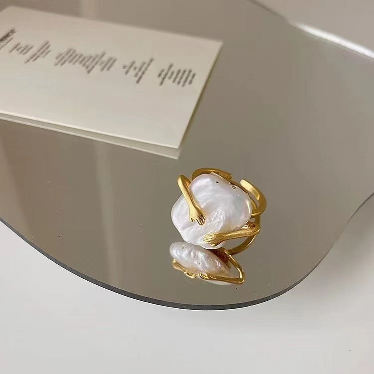 Pearl set cold wind fashion ring