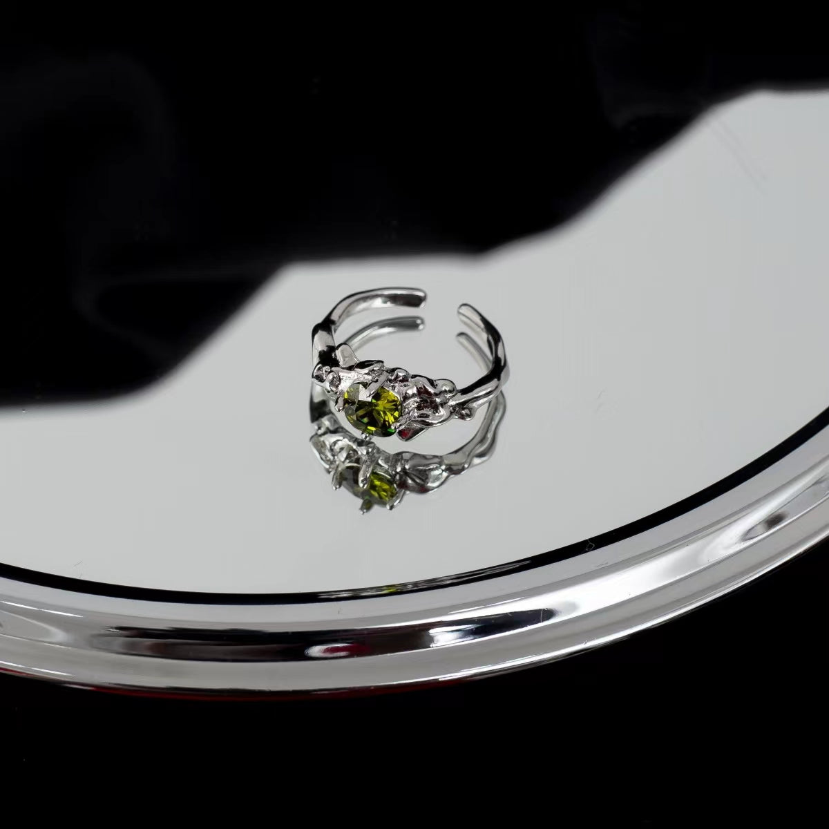 Green irregular design metal ring