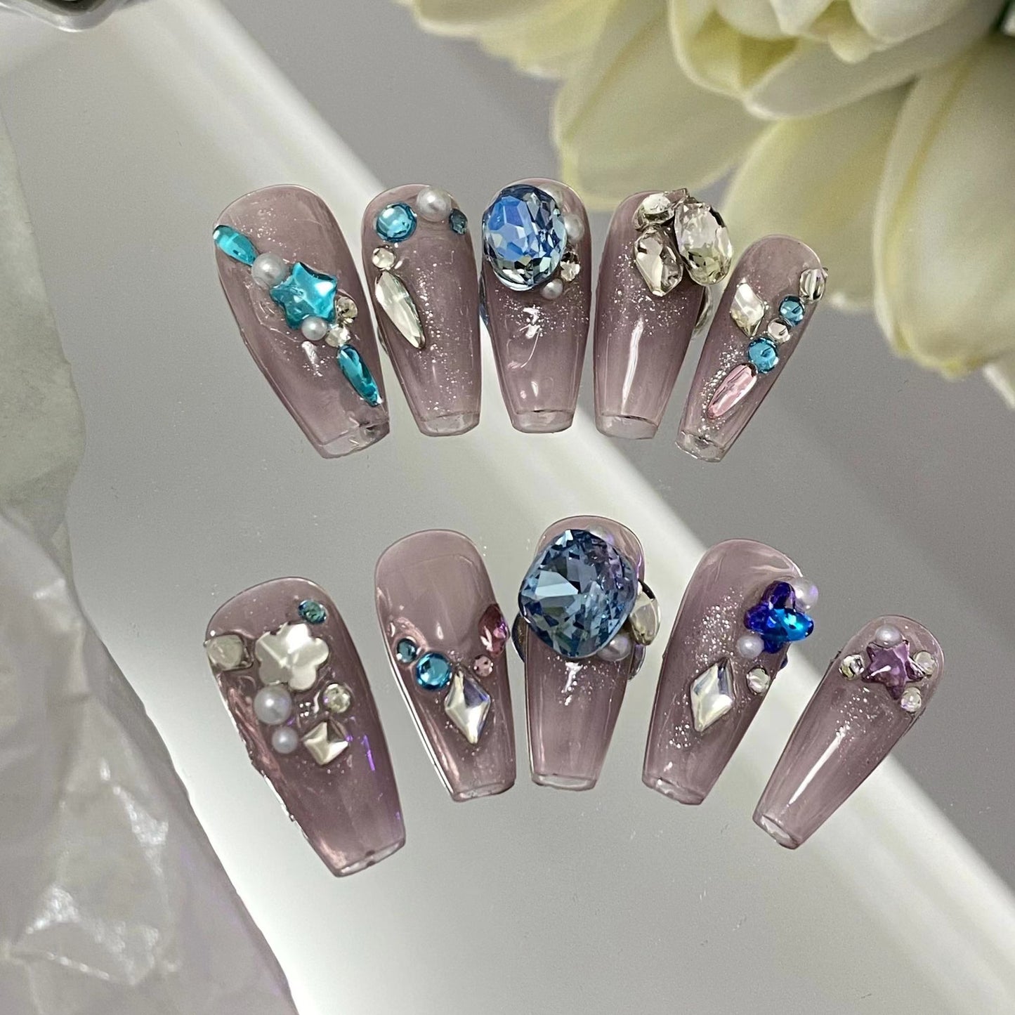 Customized nails with a high sense of taste, hand-painted design nails