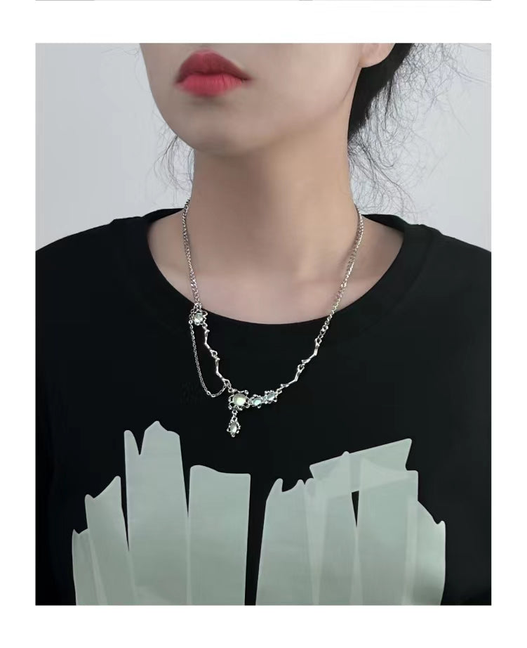 Spliced chain zirconia mansard necklace