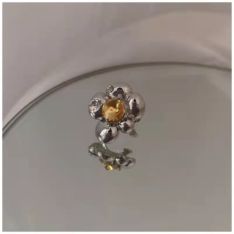 Super flash small Flower Rhinestone ear bone clip