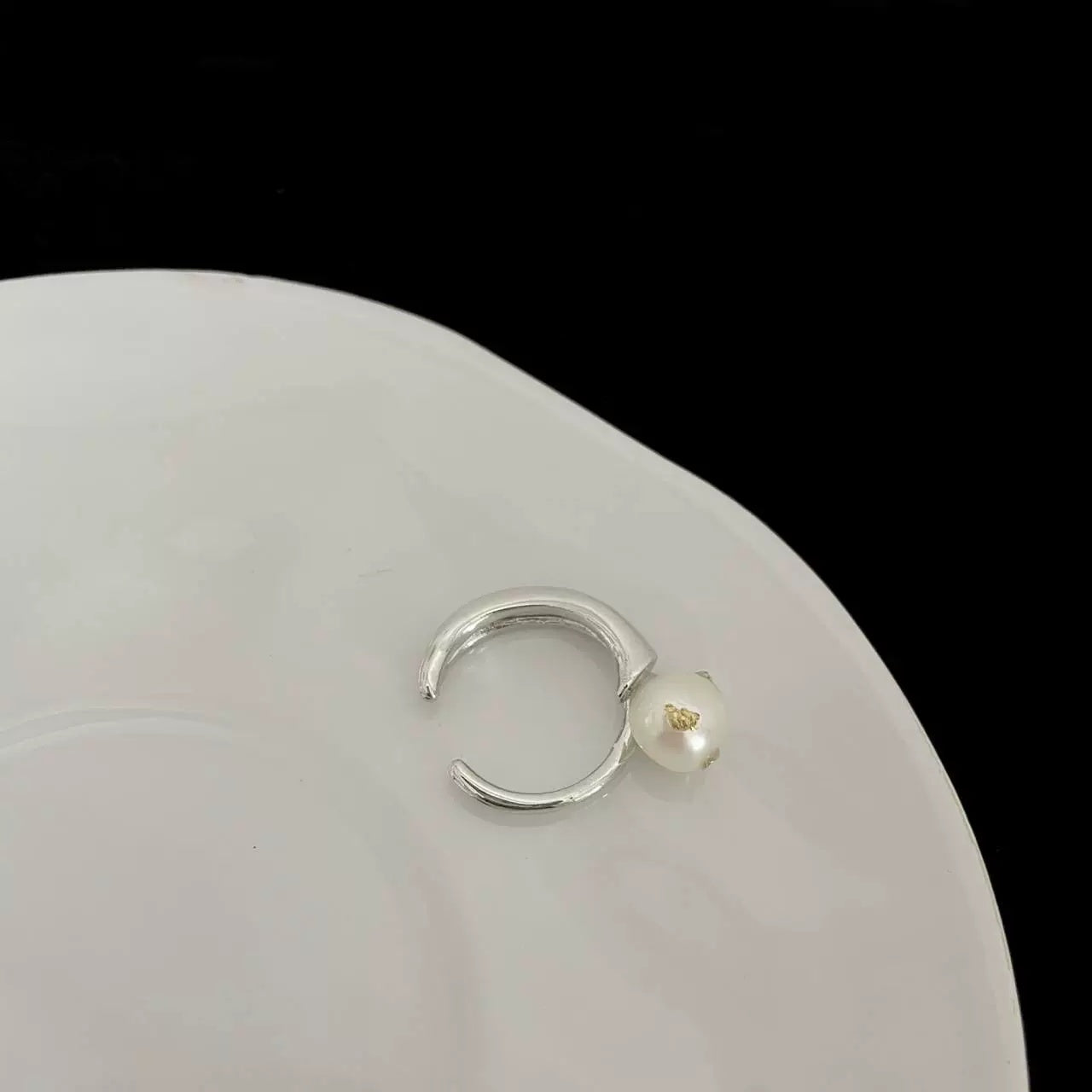Cold wind chic sense niche delicate pearl ring