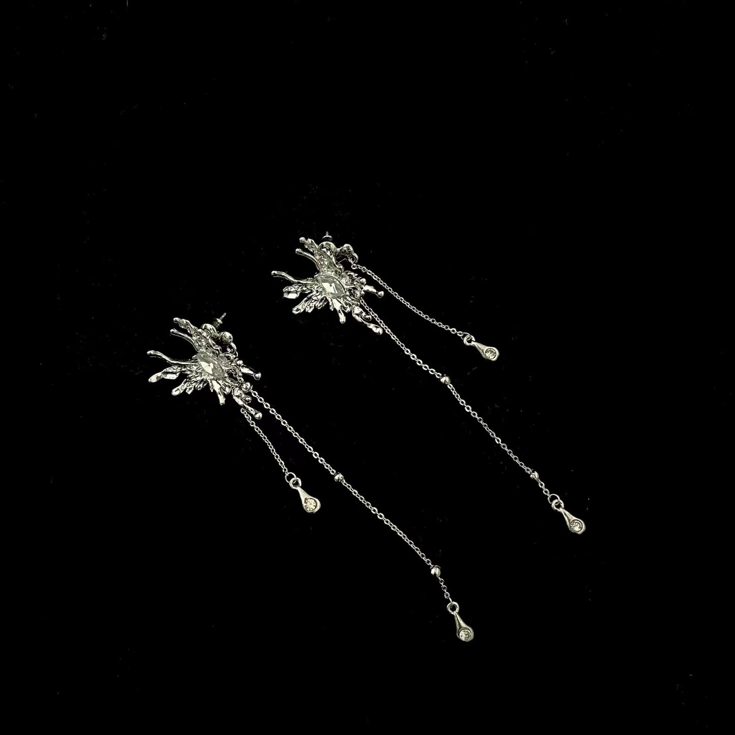 Chinese cloud fringe earrings are designed with a high-level sense of the minority