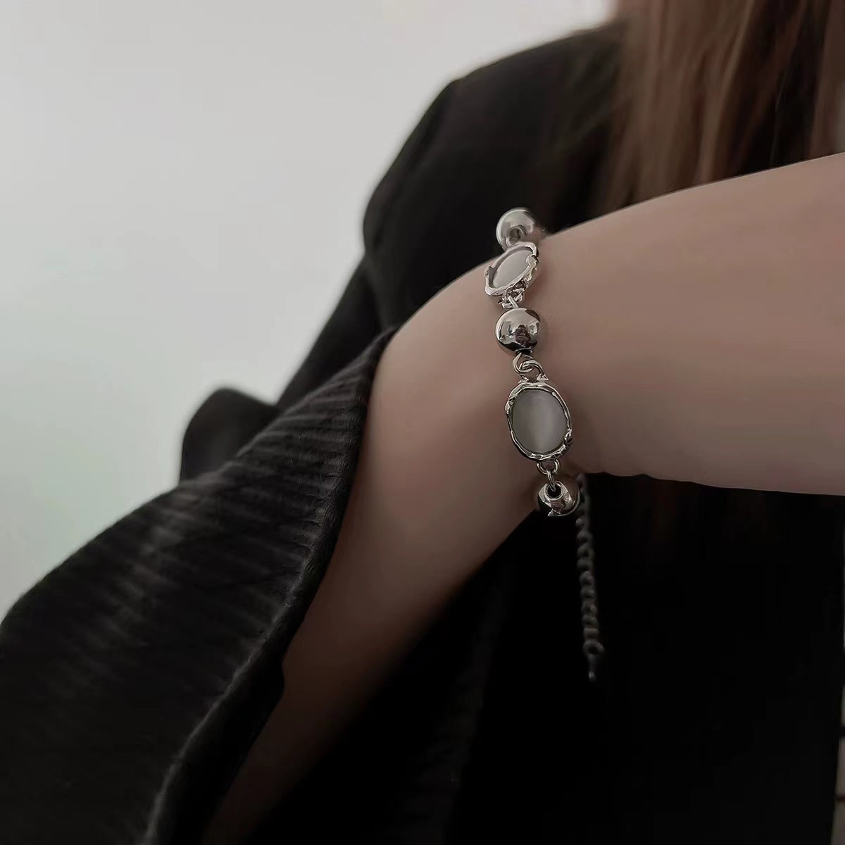 Cat's eye stone patchwork metal bracelet