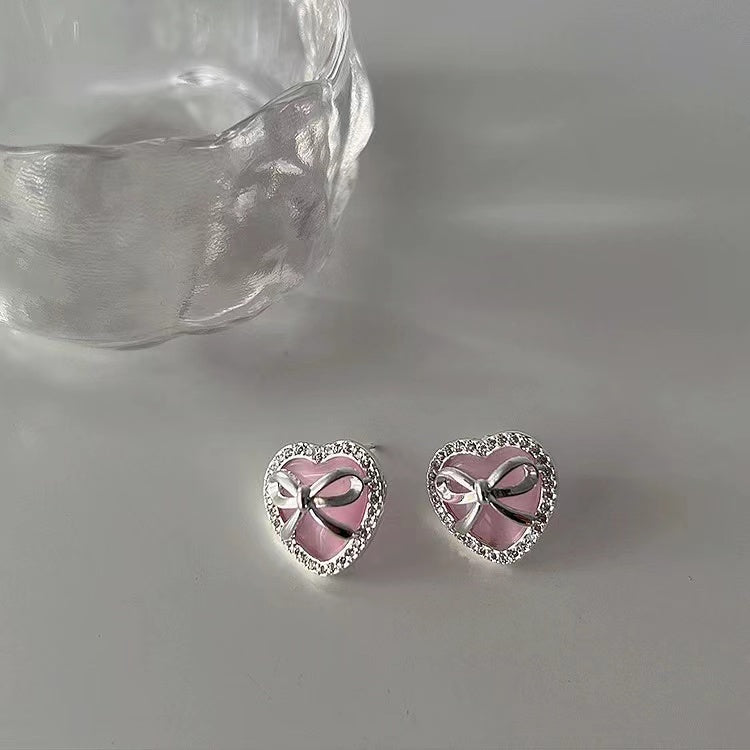 Niche design sense cat's eye stone tulip zircon earrings female vintage personality simple and matching temperament stud earrings