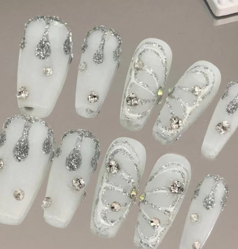 Advanced feeling full of metal, dark punk style, Croix heart, hot girl nail enhancement, white, pure handmade wear