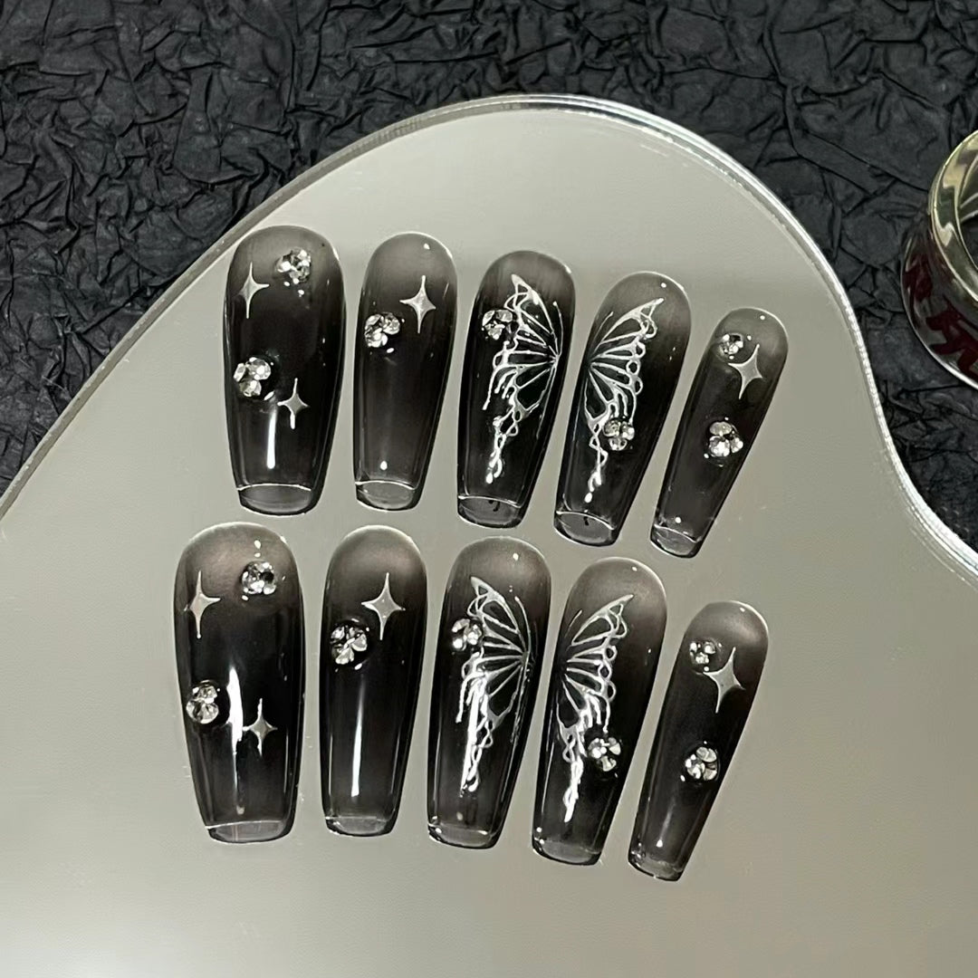 Hand wear nails in autumn and winter to show white and dark Millennium Spicy Girls nail stickers, long nail stickers, advanced halo dye phototherapy nails