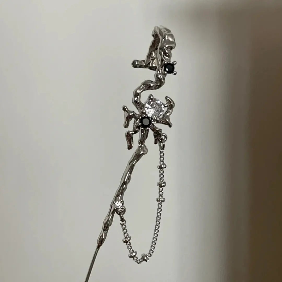 Original Design Spicy Girl Fashion Cool Ear Hanger Personalized Street Spider Earrings for Men and Women