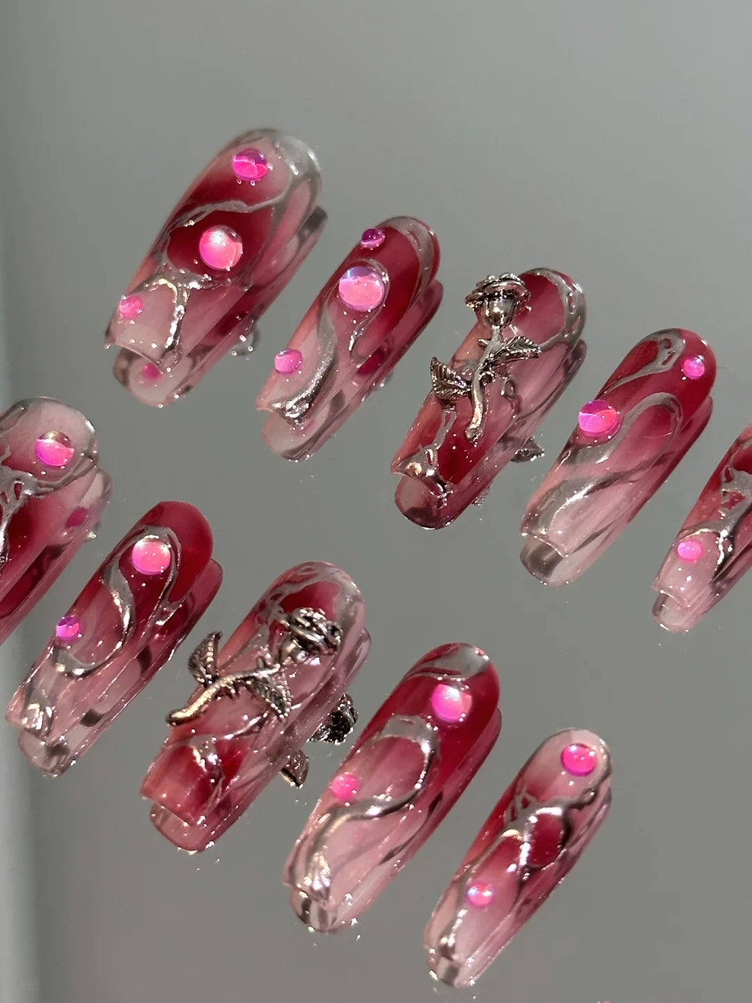 Sweet and spicy wild berry~white ceiling pitaya pink nail enhancement love wearing nail