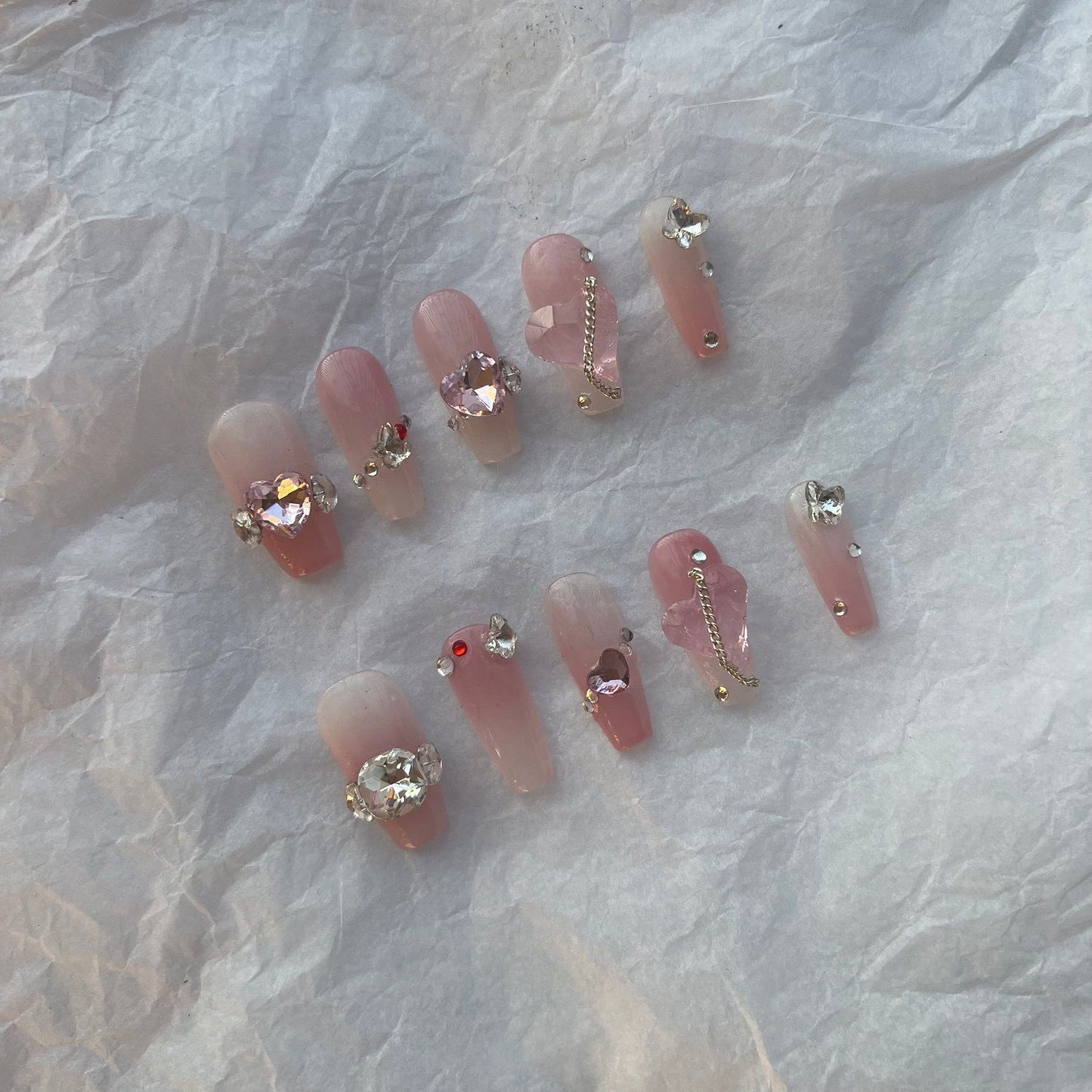 Light luxury butterfly gradient manicure pink love diamond nails