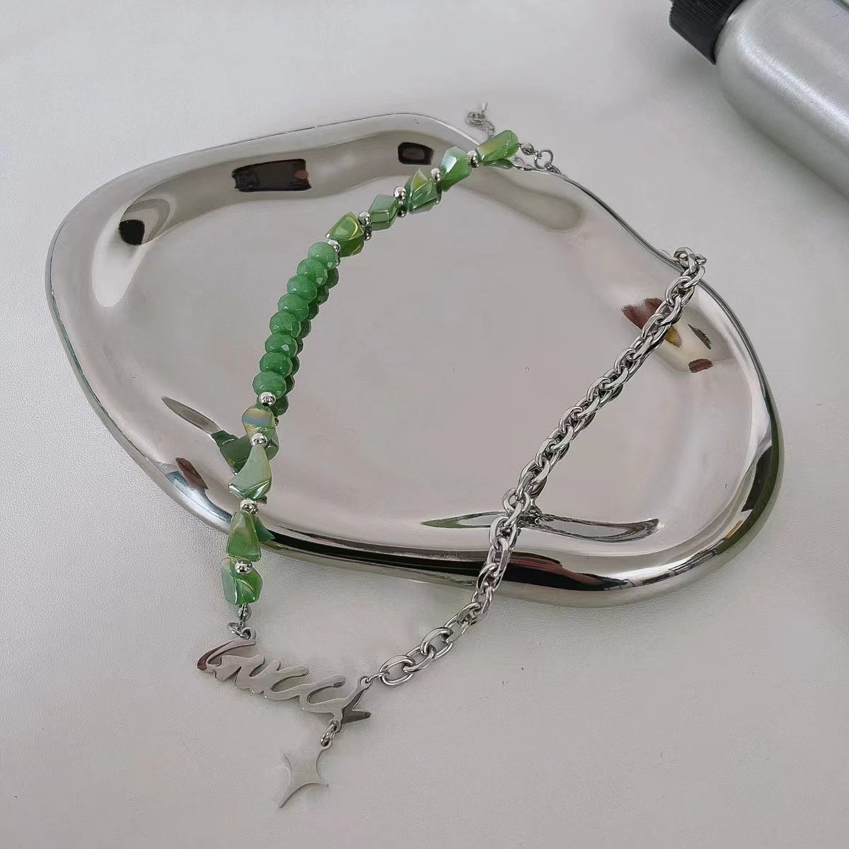 Niche design sense of a hundred with a high sense of titanium steel necklace