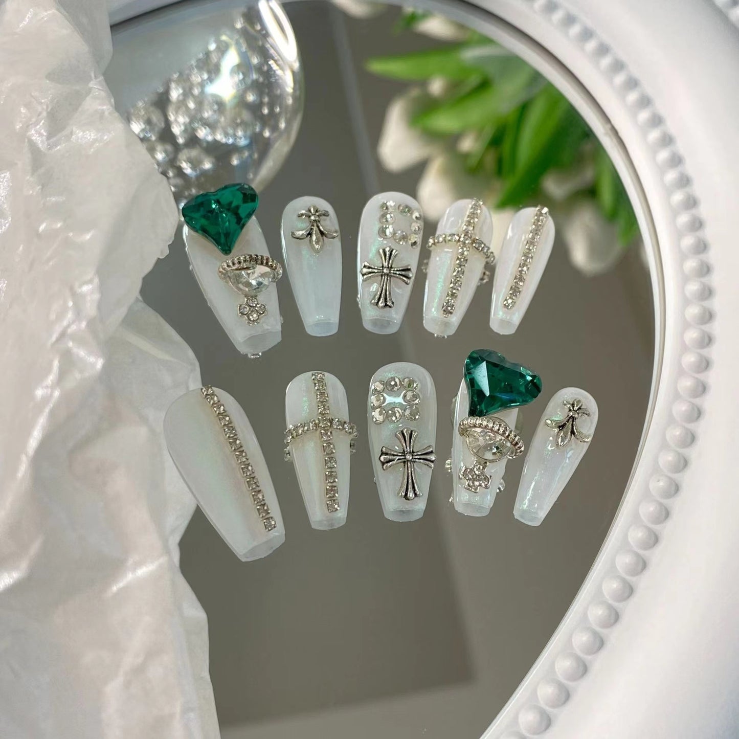Customized nails with a high sense of taste, hand-painted design nails