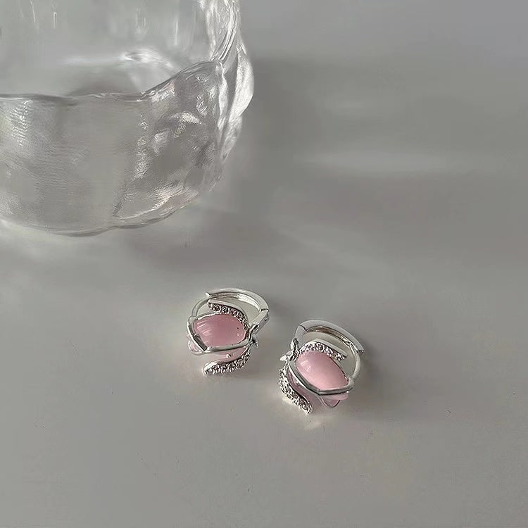 Niche design sense cat's eye stone tulip zircon earrings female vintage personality simple and matching temperament stud earrings