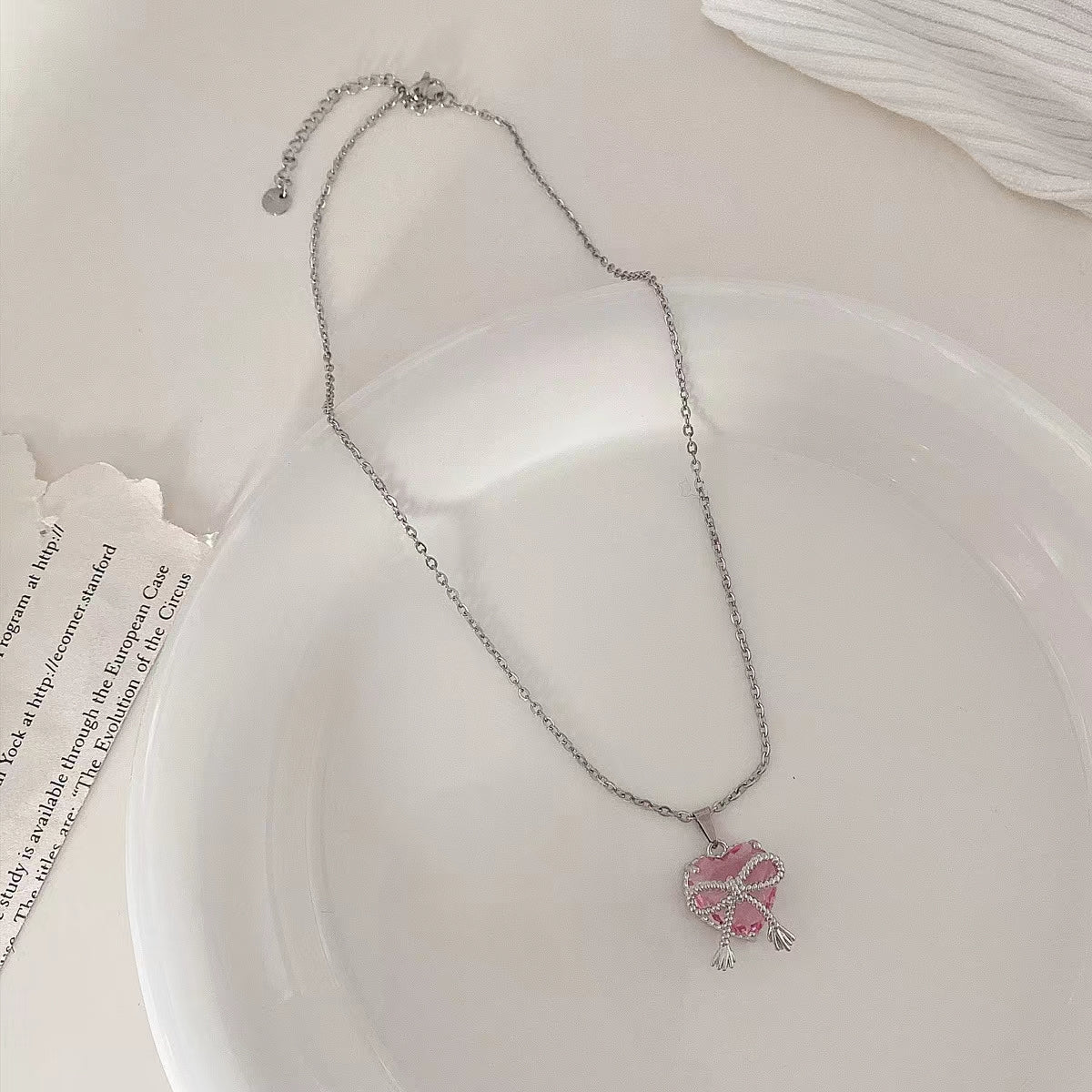 Pink color love pearl necklacePink color love pearl necklace