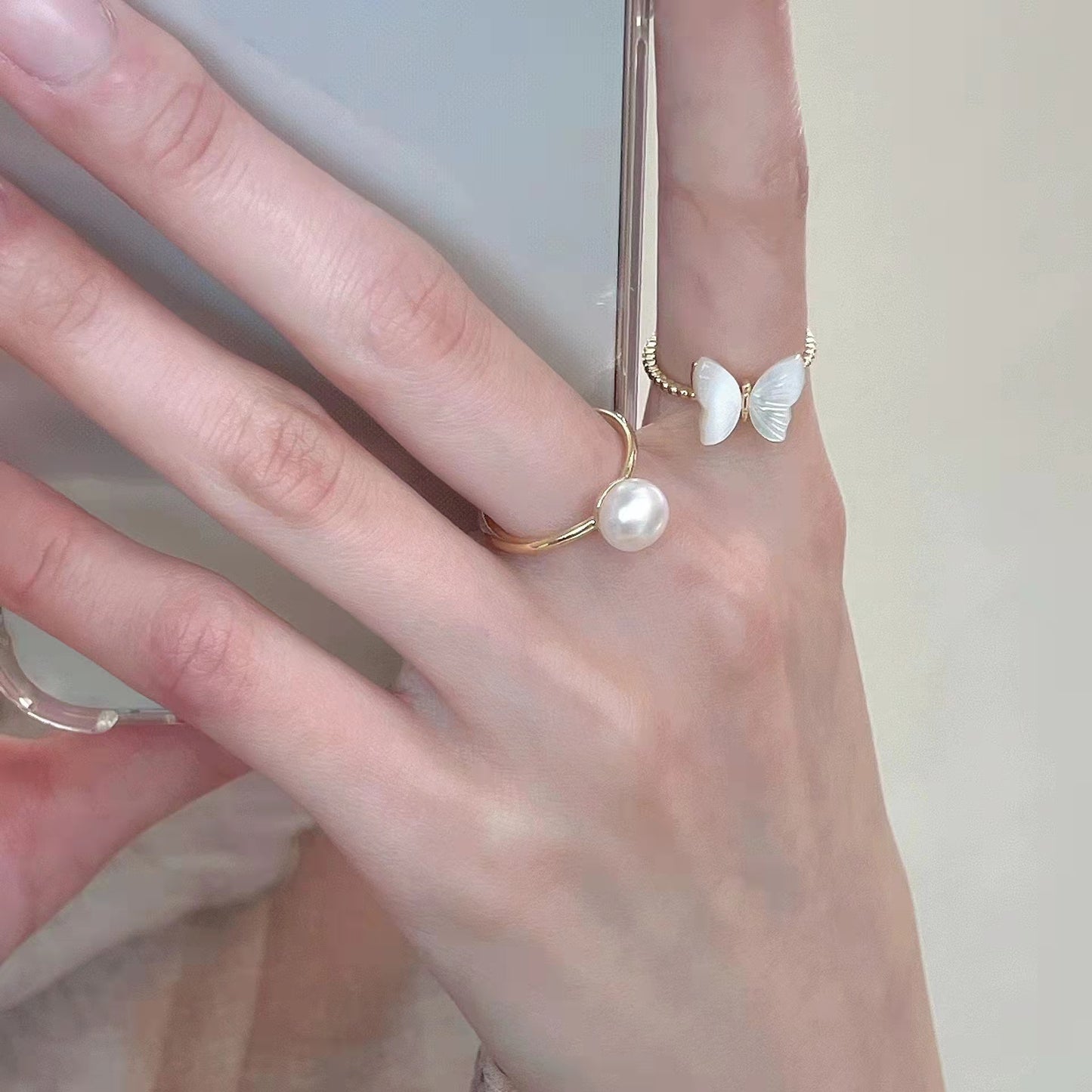 Butterfly unique finger ring pearl bow Hepburn style ring