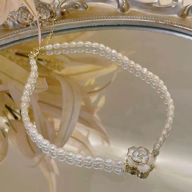 French vintage design light luxury camellia necklace